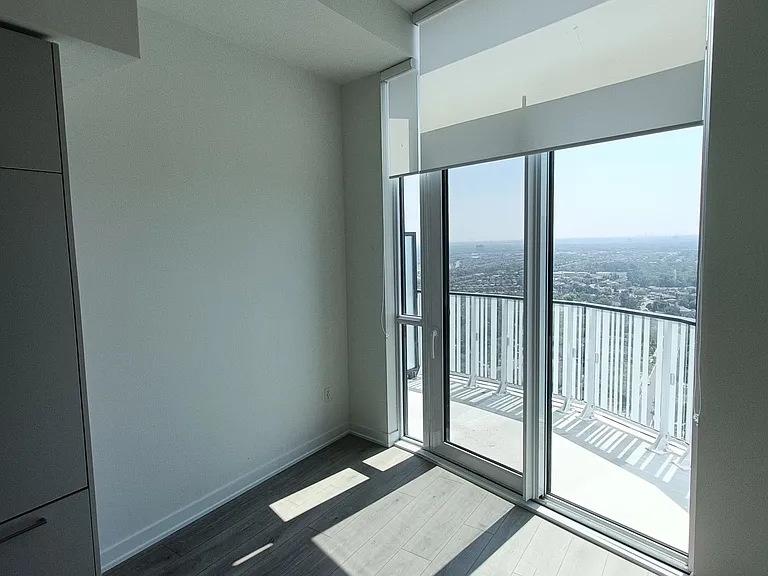 1 Fairview Rd E #3210 — Photo 7