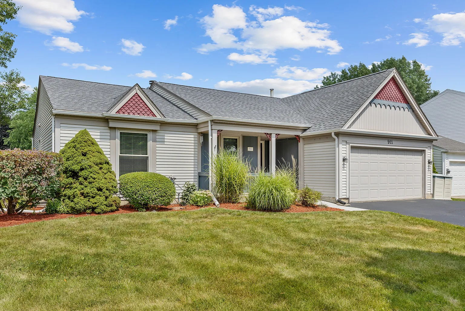 911 Royal Glen Ln photo 1