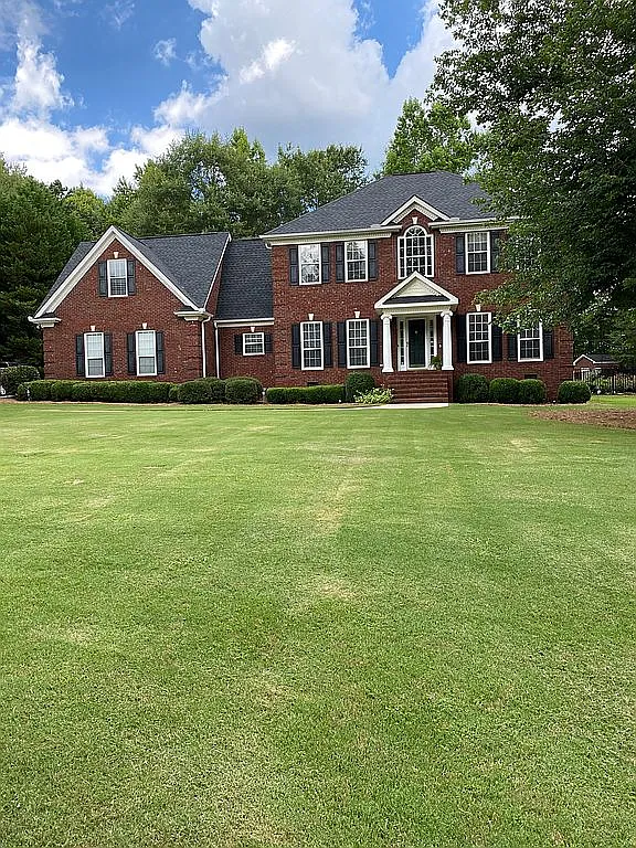 145 Harrington Walk photo 1