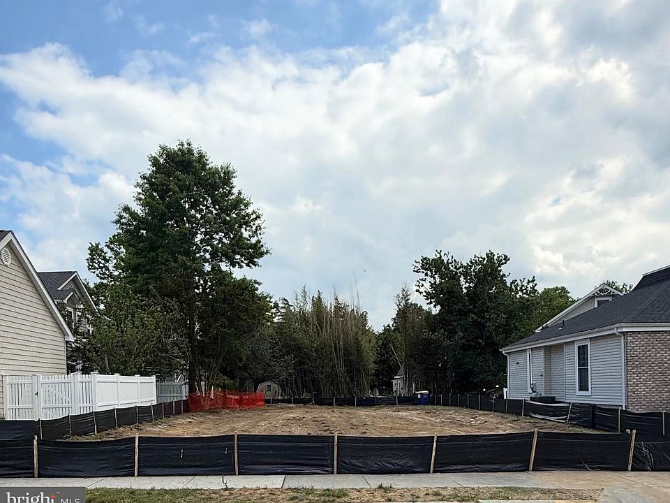 1st image of 300 Hickman St