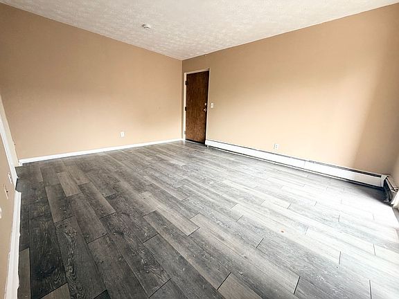 3rd image of 2457 Montana Ave APT 10