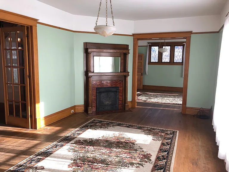 206 S 5th St — Photo 9