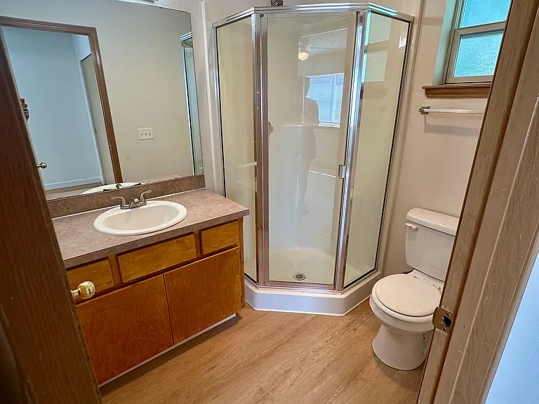 Bedroom 3 en suite