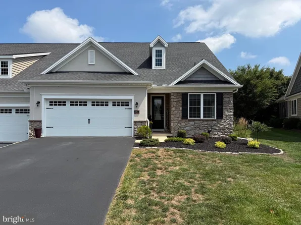 136 Sawgrass Dr, Millersville, PA 17551