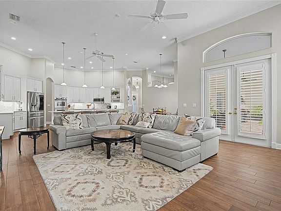3rd image of 906 LAKE SAPPHIRE LANE