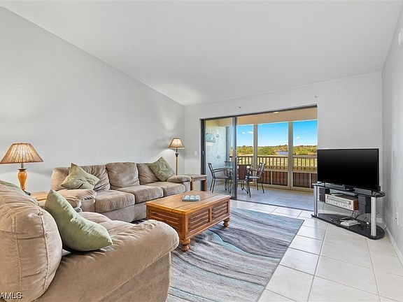 4th image of 175 Kings Hwy #735