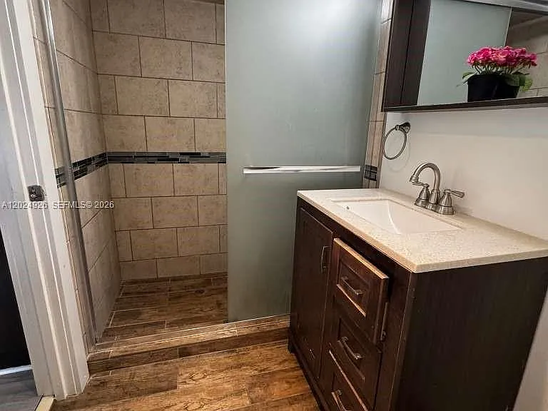 1121 NW 40th St #3 — Photo 9