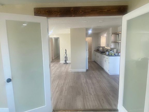 5th image of 1107 W Orchard Ave