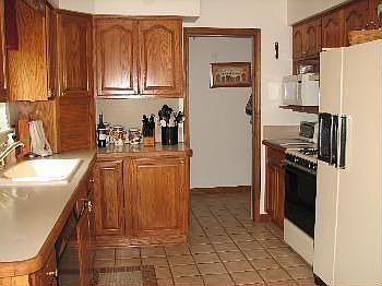 2nd image of 33305 Kentucky Ct