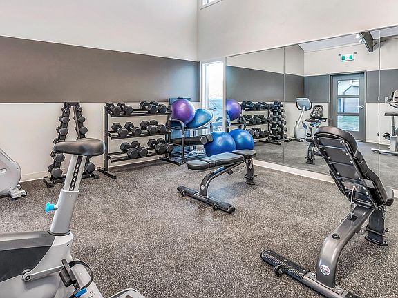 3rd image of 5035 Sherwood Dr #413022