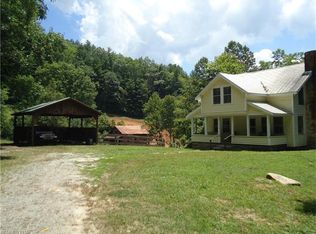 210 Henderson Rd, Lake Toxaway, NC 28747