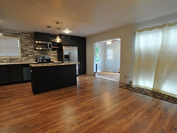 2nd image of 22985 Creekwood Dr