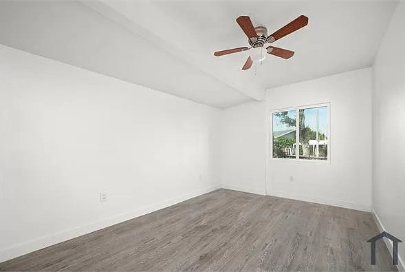 3454 Hunter St — Photo 16
