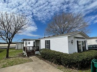 937 Winning Colors Dr, Wilmer, TX 75172