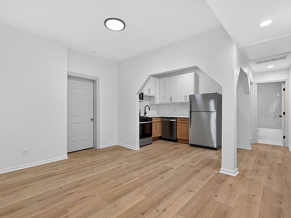 4th image of 3147 Texas Ave