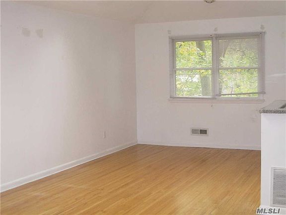 3rd image of 29 Gilbert Ct
