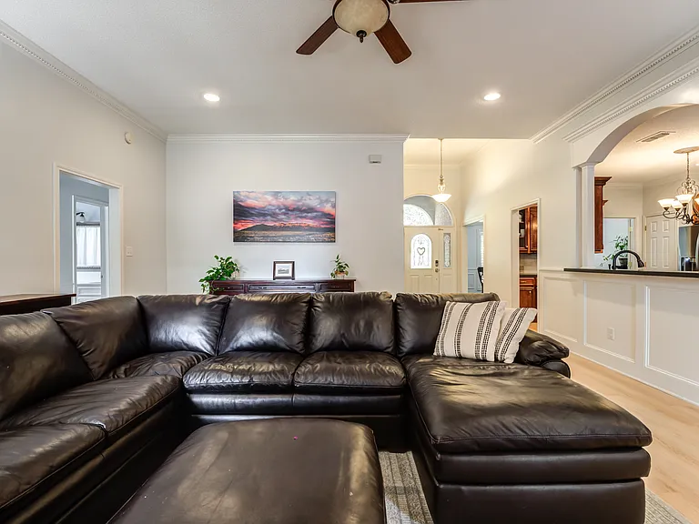 105 N Vale Ave — Photo 19