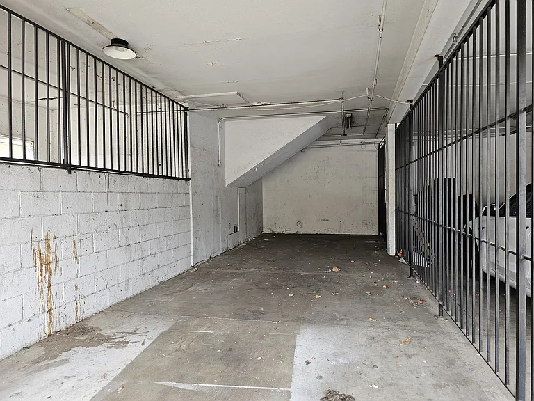 607 W Broadway #205 — Photo 19