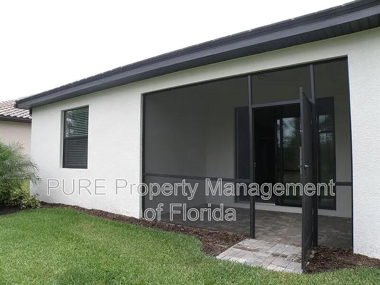 9176 Glenforest Dr — Photo 17