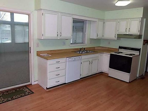 5th image of 3709 Burton Ave