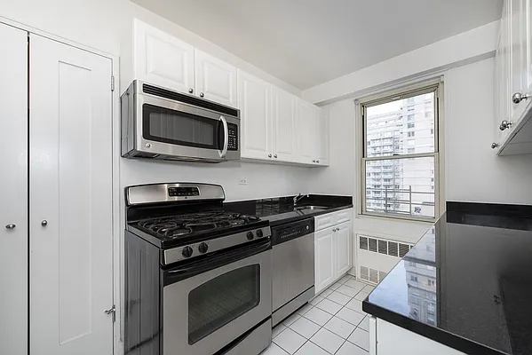 Rented by Bold New York | media 7