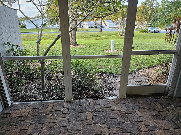 9590 Windsor Club Cir — Photo 11