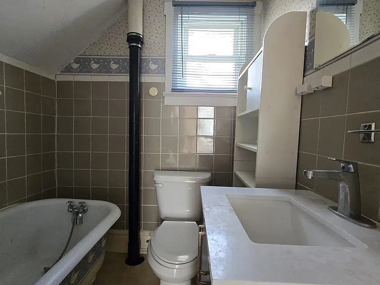 75 Rogers Ave — Photo 19