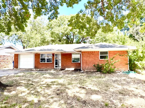 1110 Edgewood St, Ennis, TX 75119