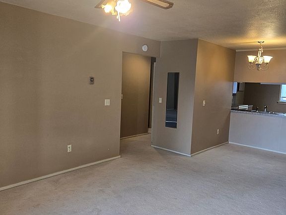 4th image of 359 S Saint Marys St #1/2