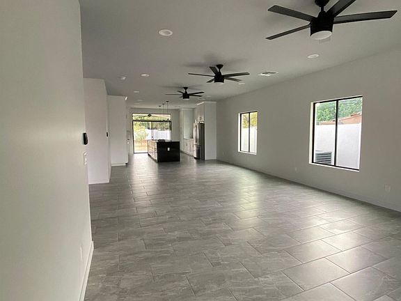 3rd image of 2723 W Orangewood Ave