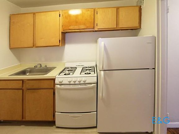 5th image of 18311 Hillside Ave APT 4P