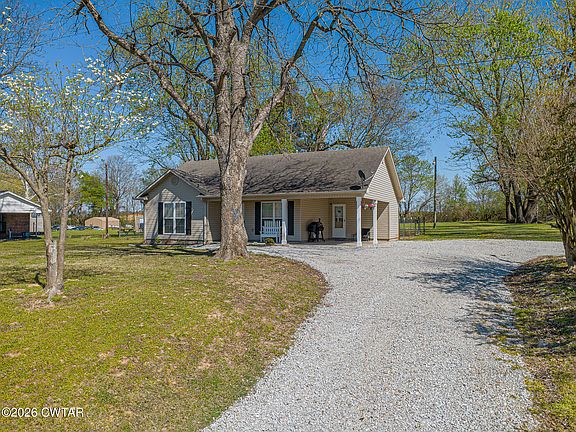 4th image of 916 Landfill Rd