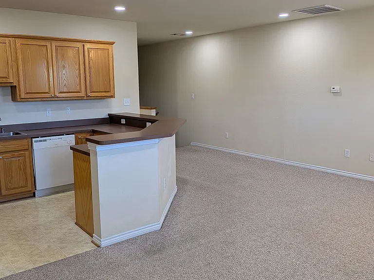 102 N Dallas St #202 — Photo 20