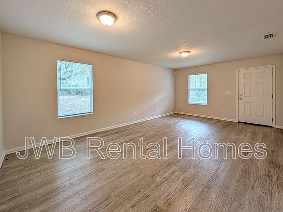 5th image of 3549 Owen Ave