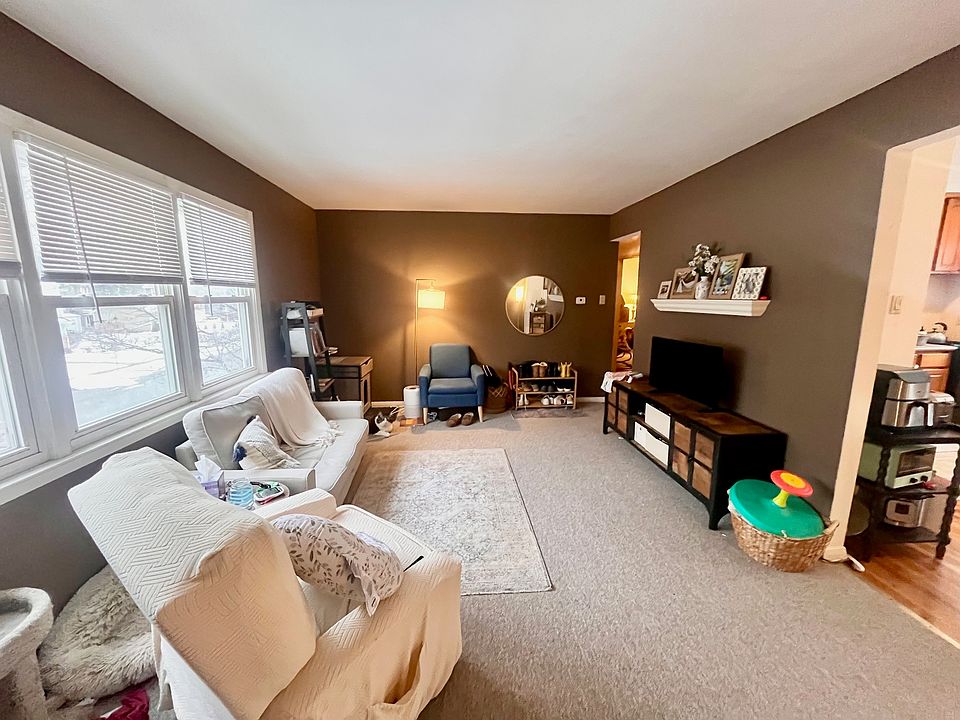 1st image of 105 5th Ave #2