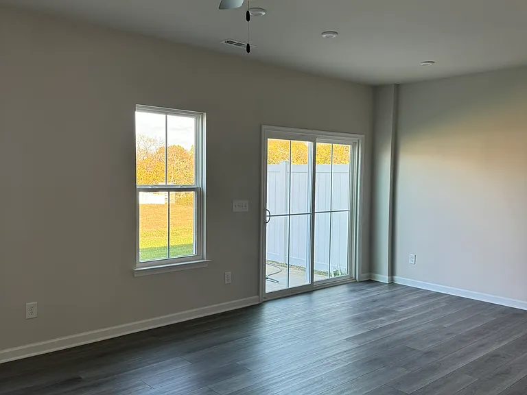 125 Primrose Ln — Photo 7