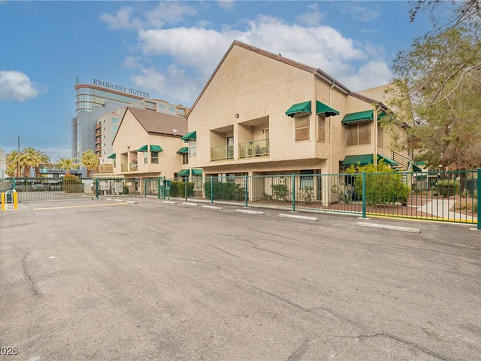 450 Elm Dr #206