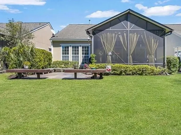 94 Spring Beauty Dr — Photo 2