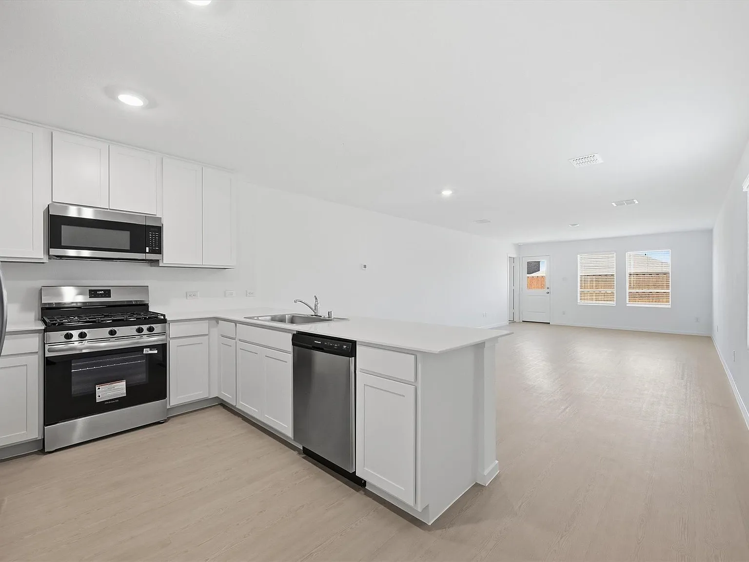 4 bed, 1656 sqft, $1,850 — Photo 4