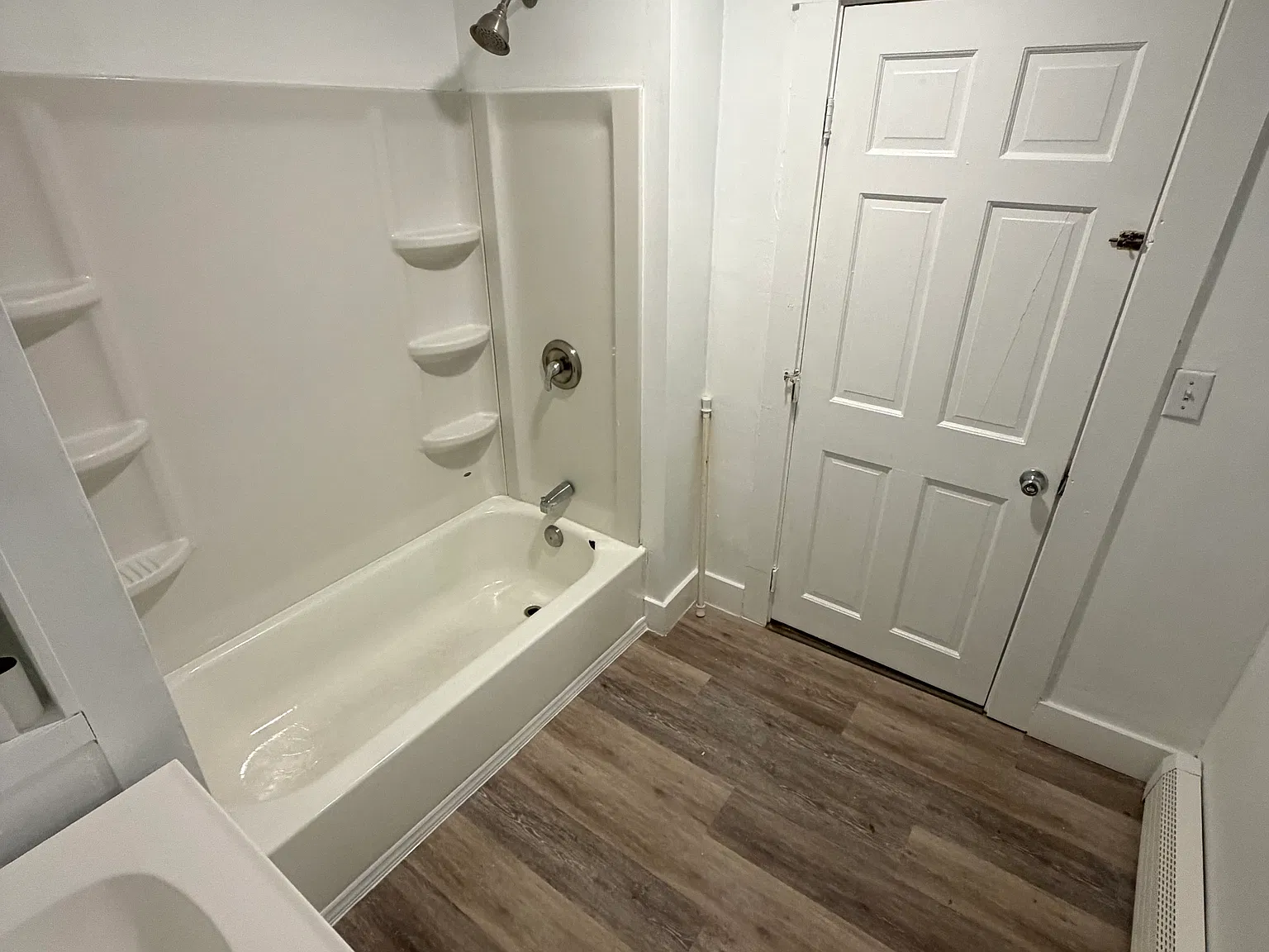 3 bed, 1000 sqft, $2,250 — Photo 4