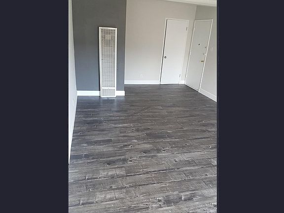 2nd image of 340 S Mariposa Ave APT 4