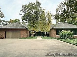 75 Locust Rd, Winnetka, IL 60093