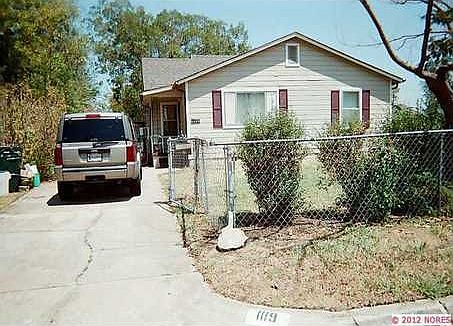 2nd image of 1119 E Young Pl