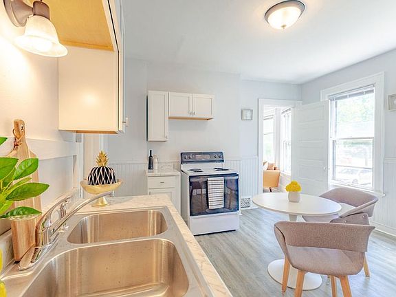 4th image of 2917-2919 N Booth St #2917