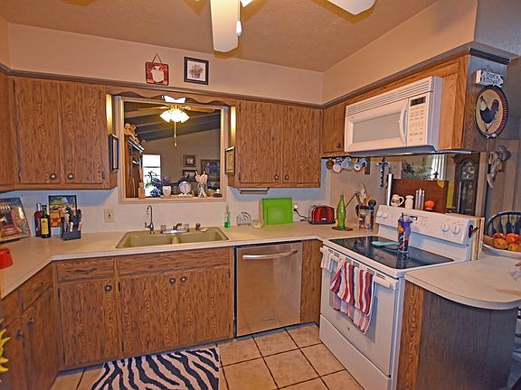 5th image of 3116 Dumont Dr