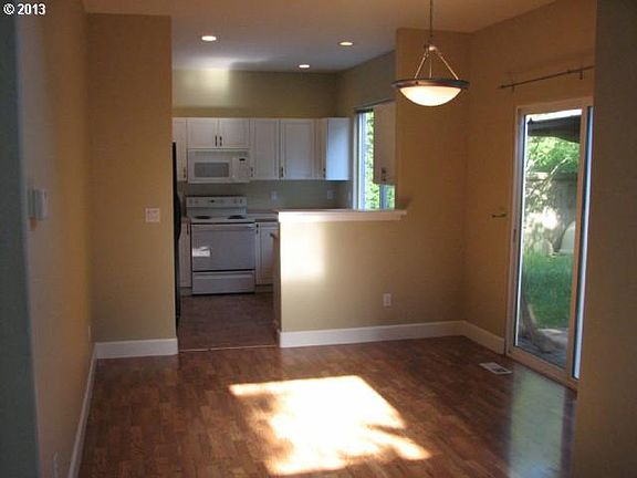 4th image of 18112 SE 36th St