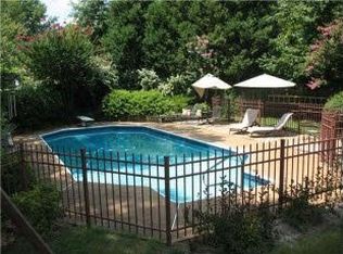 8255 Mer Rouge Dr, Germantown, TN 38138