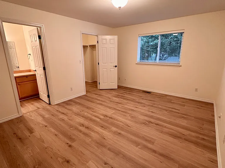 414 Louis Ln — Photo 14