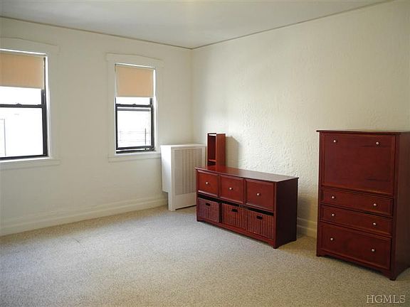 4th image of 107 Hillside Pl APT 3B