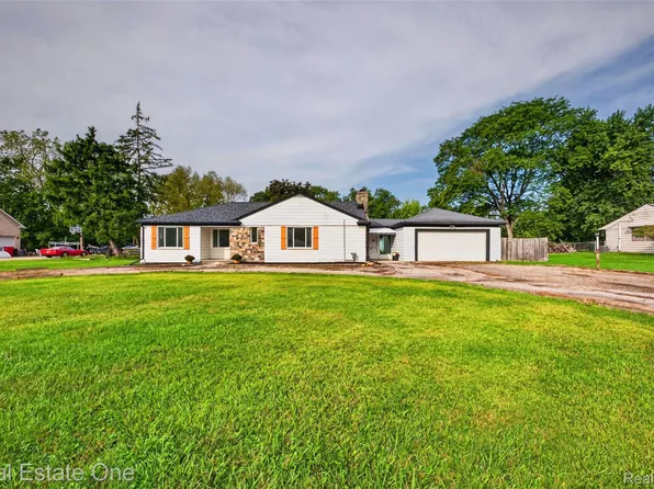 25275 Ravine St, Southfield, MI 48033